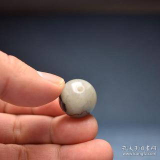 直径18天然新疆和田玉青花籽料像形特色圆珠子吊坠配珠 苏