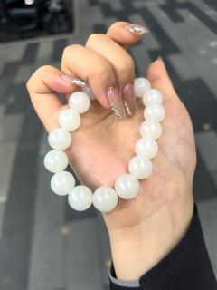 挑和田玉,先看底还是先看色?